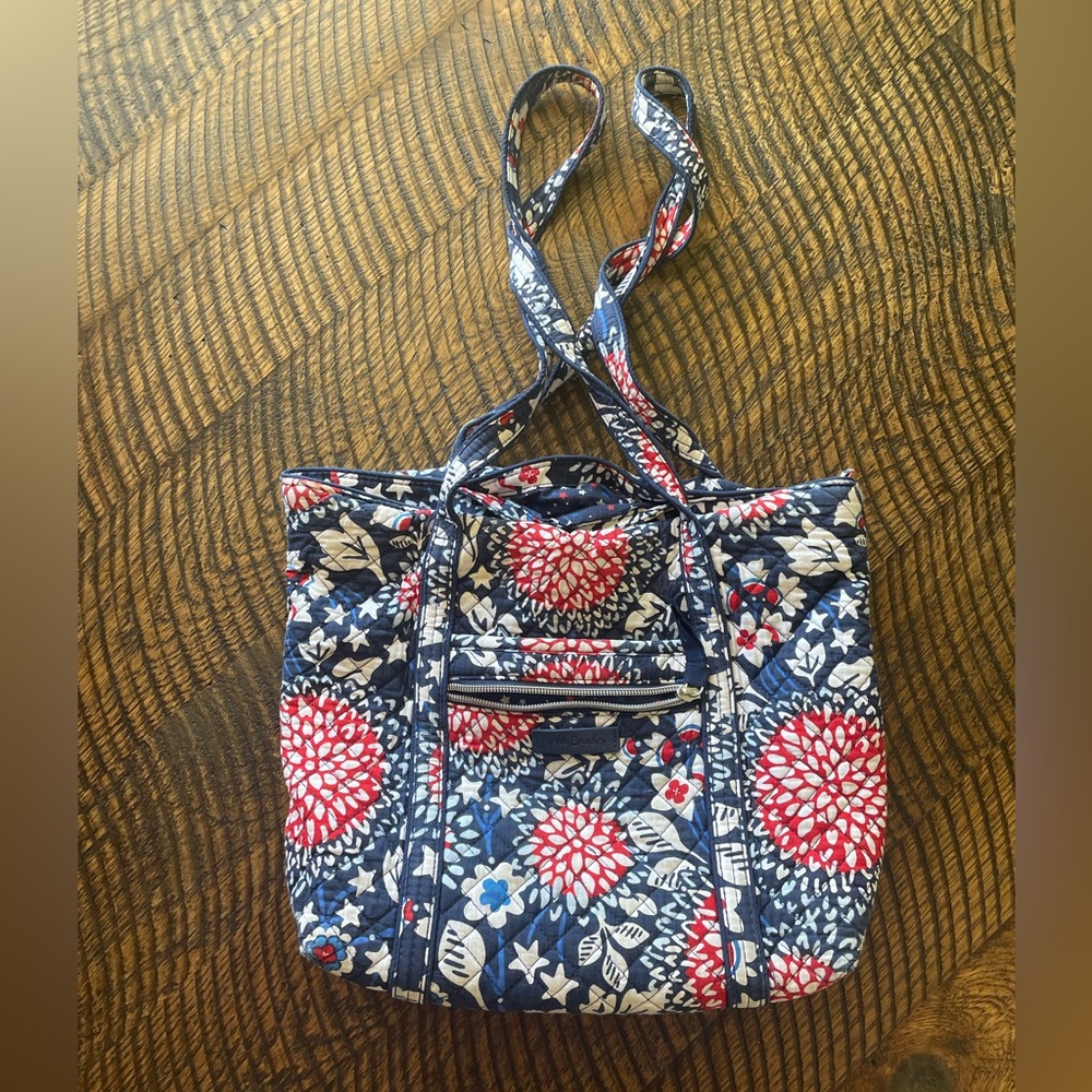 VGUC Vera Bradley — small tote bag (cotton) — patriotic floral print / stars